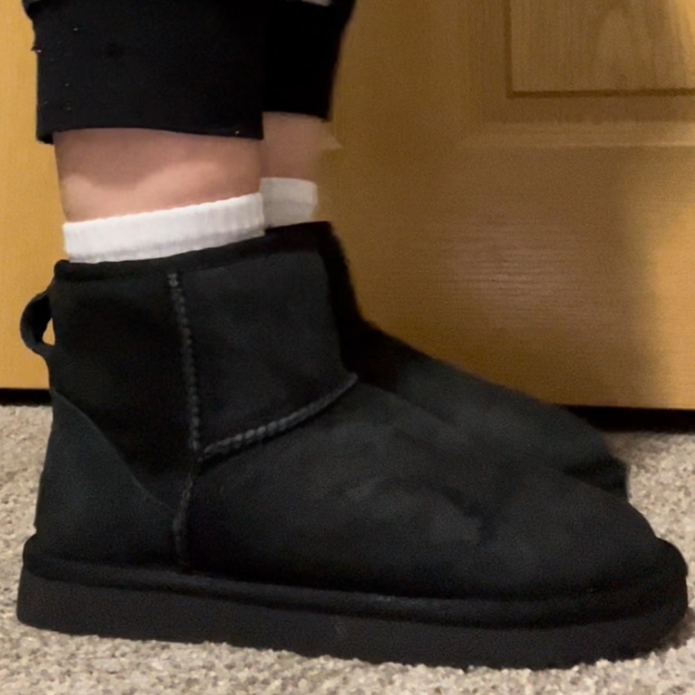 COPY - UGG mini classic II
